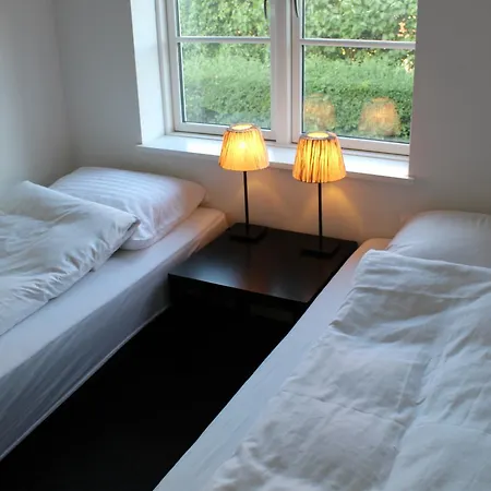 Close But Quiet * Herlev