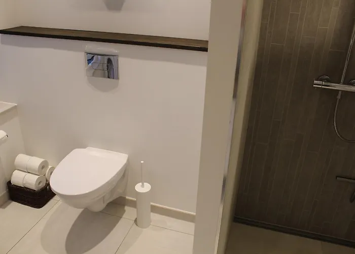 Close But Quiet * Herlev